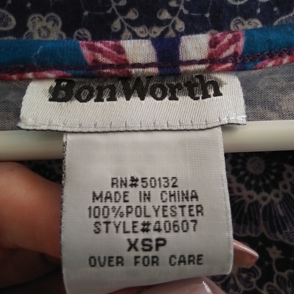 Floral top - Picture 3 of 3